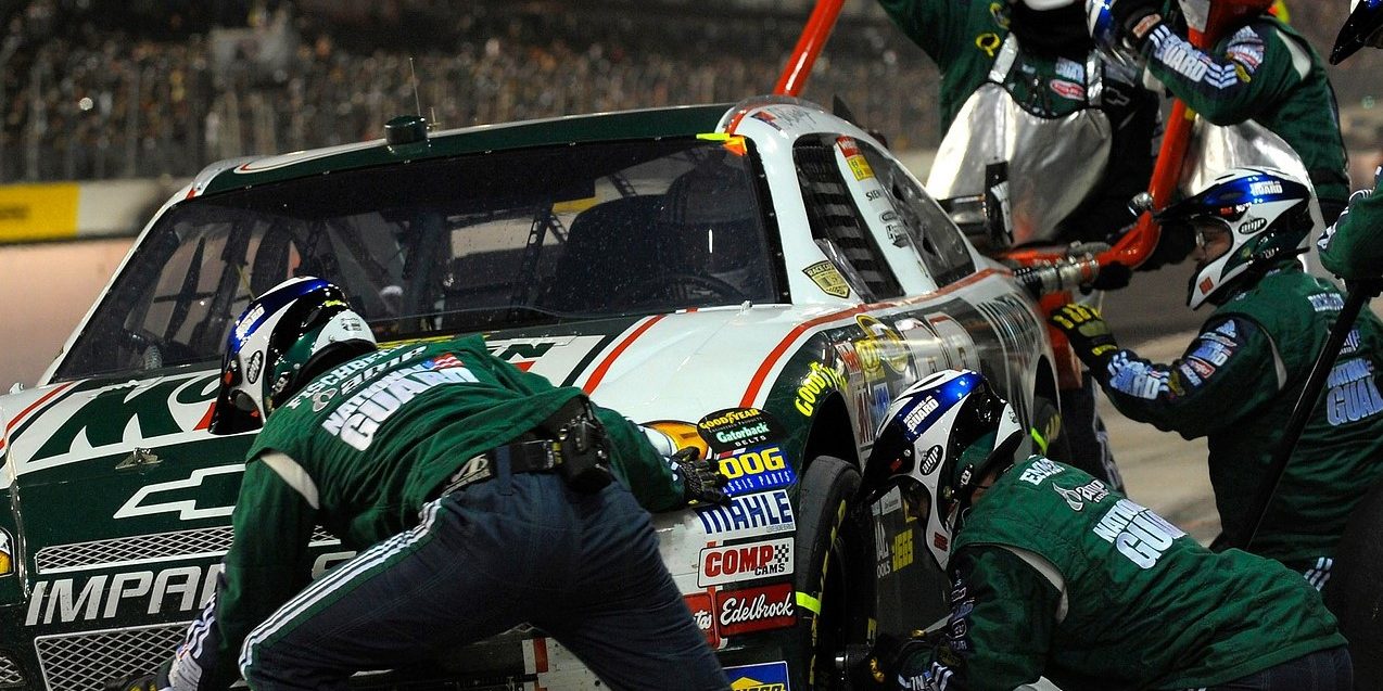 pit-stop-63168_1920