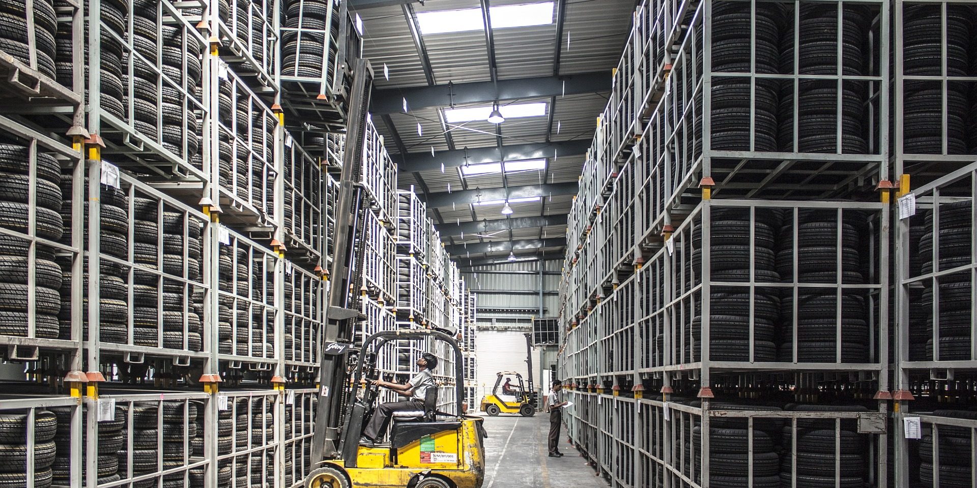 forklift-835340_1920